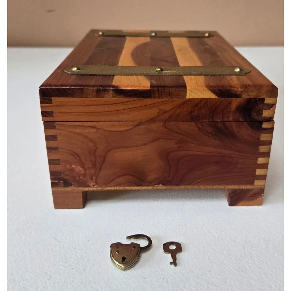 Vintage Cedar Keepsake Box Etched Glass Lid Brass Lock Key Jewelry Memory Chest